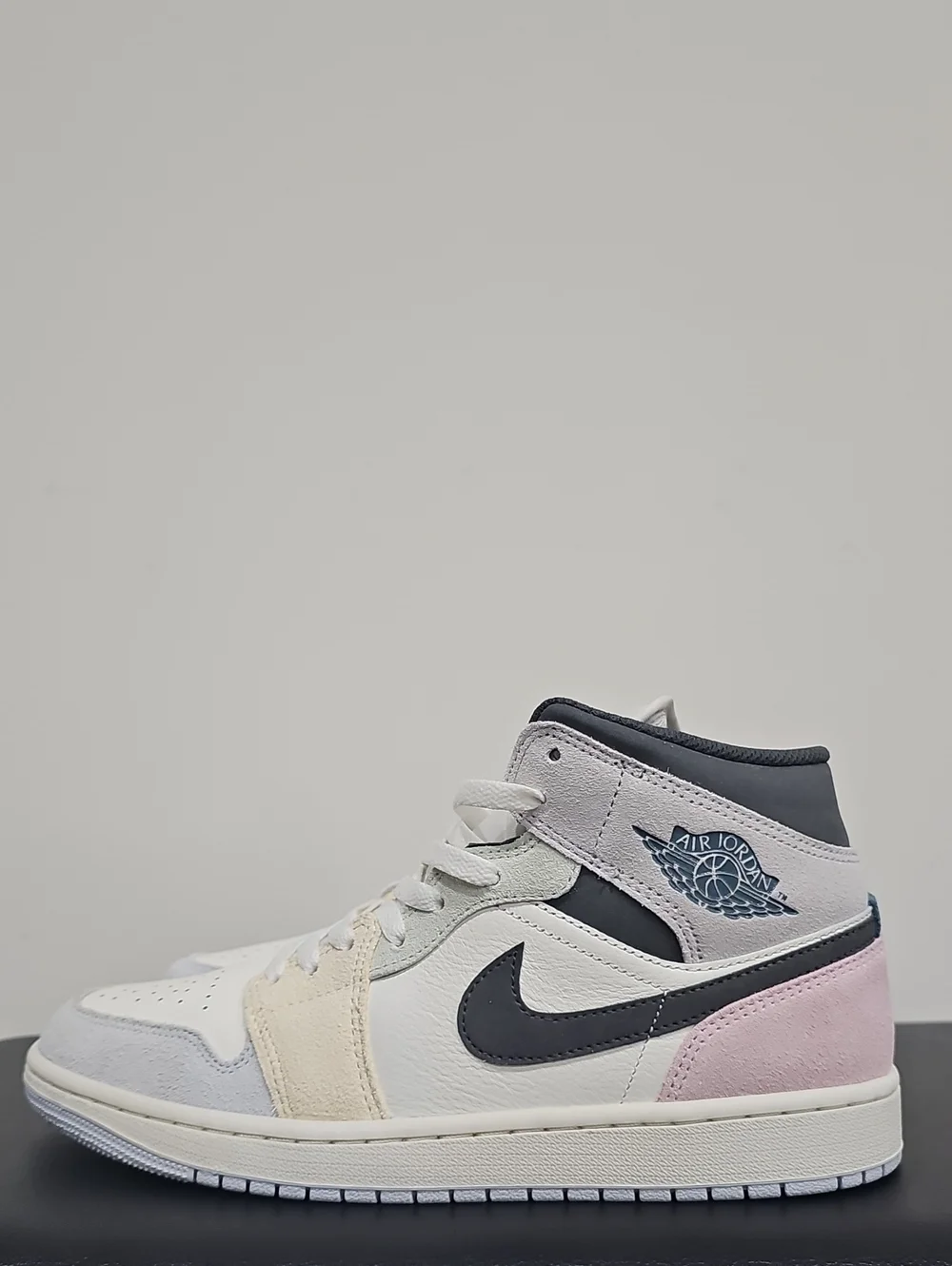 Brand New Air Jordan 1 Mid SE 'Sail Pastels' Size Men's 9.5 Sku IB7110 100